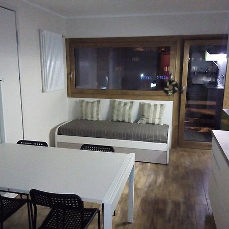 Cielo Alto Studio Apartment With Wifi Бройл-Червиня Екстериор снимка